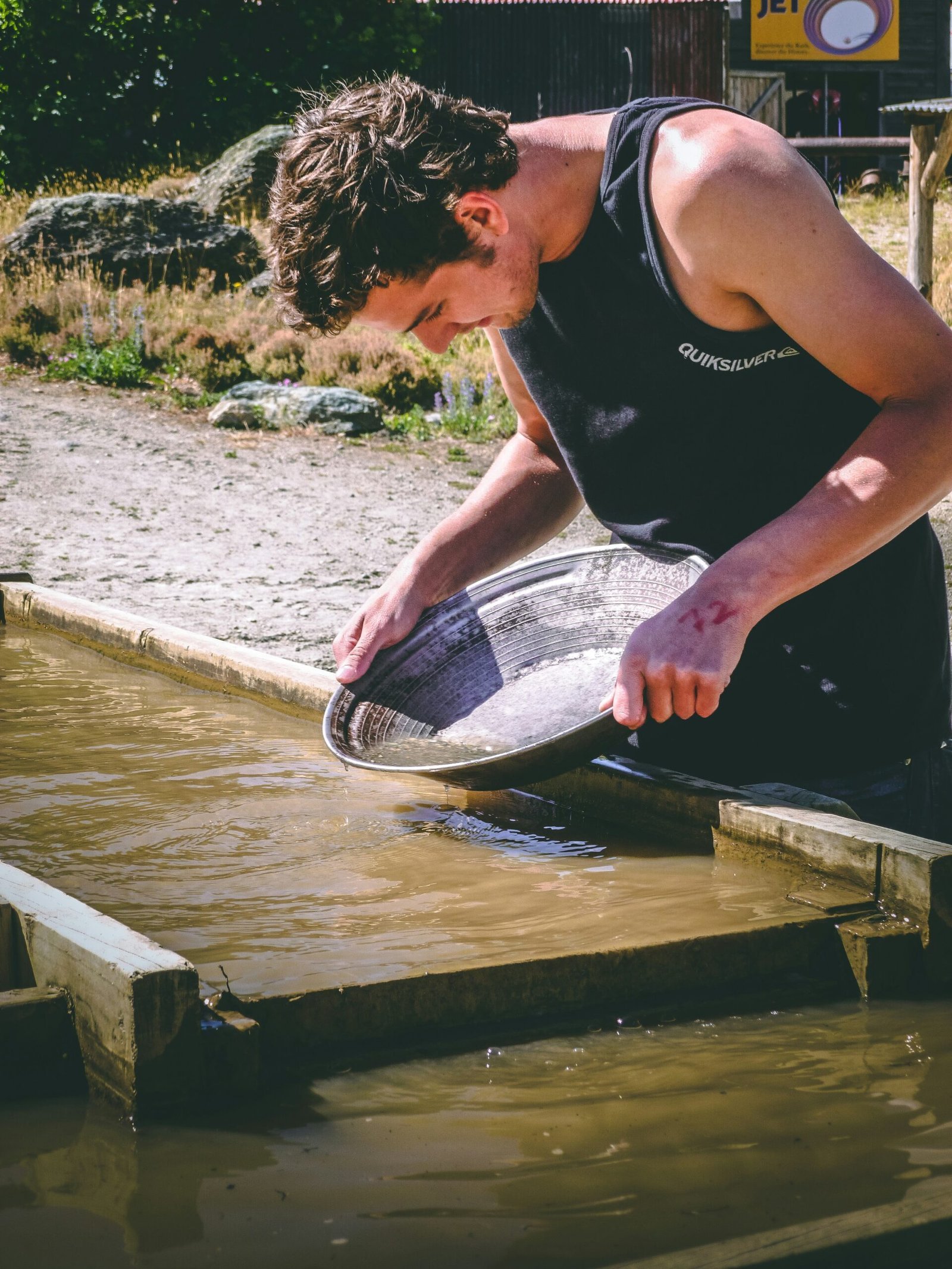 You are currently viewing Common Mistakes to Avoid in Your Early Gold Panning Adventures