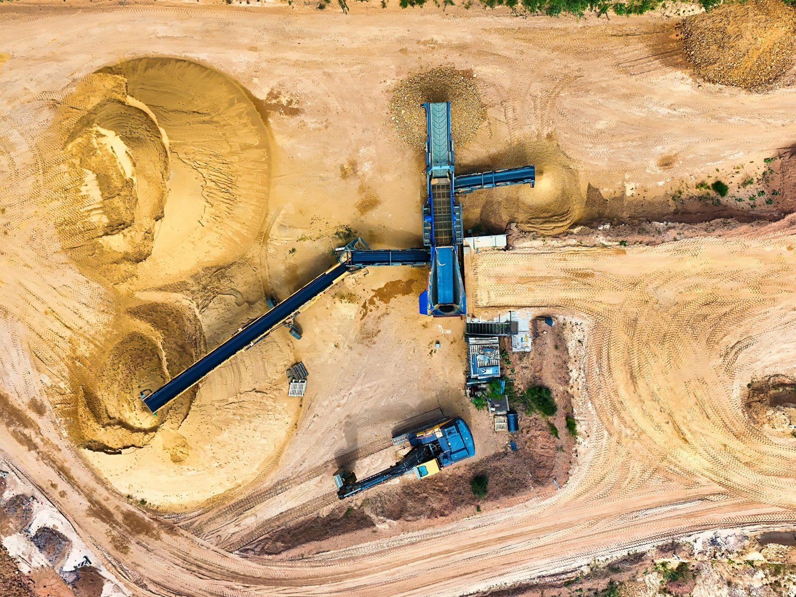You are currently viewing From Ore to Nuggets: The Geological Journey of Gold