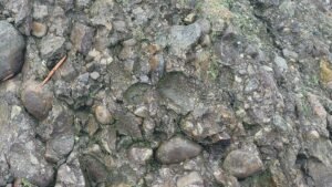 Read more about the article Gemstone Mining: A Side Quest in Gold Prospecting