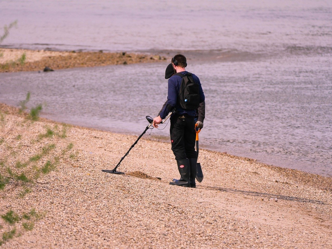 You are currently viewing Notable Gold Finds with Metal Detectors: Success Stories